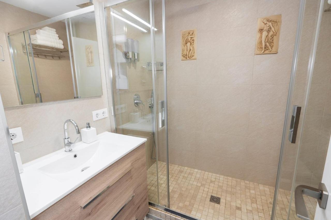 El Estudio De La Playa Benalbeach New 1Bd, Piscinas, Playa Y Vistas Al Mar Ref504 베날마데나코스타 외부 사진